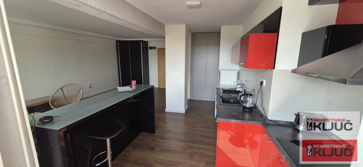 SAJMIŠTE, 57m2, Dvosoban, Renoviran, Namešten 4