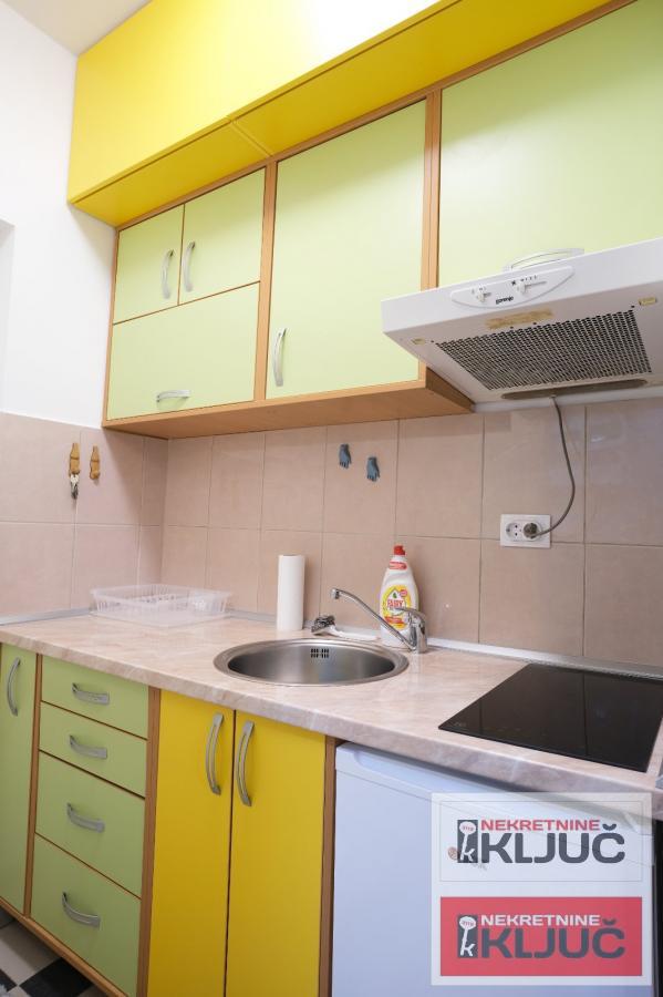 NAJLON PIJACA, 19m2, Garsonjera, Nameštena 8