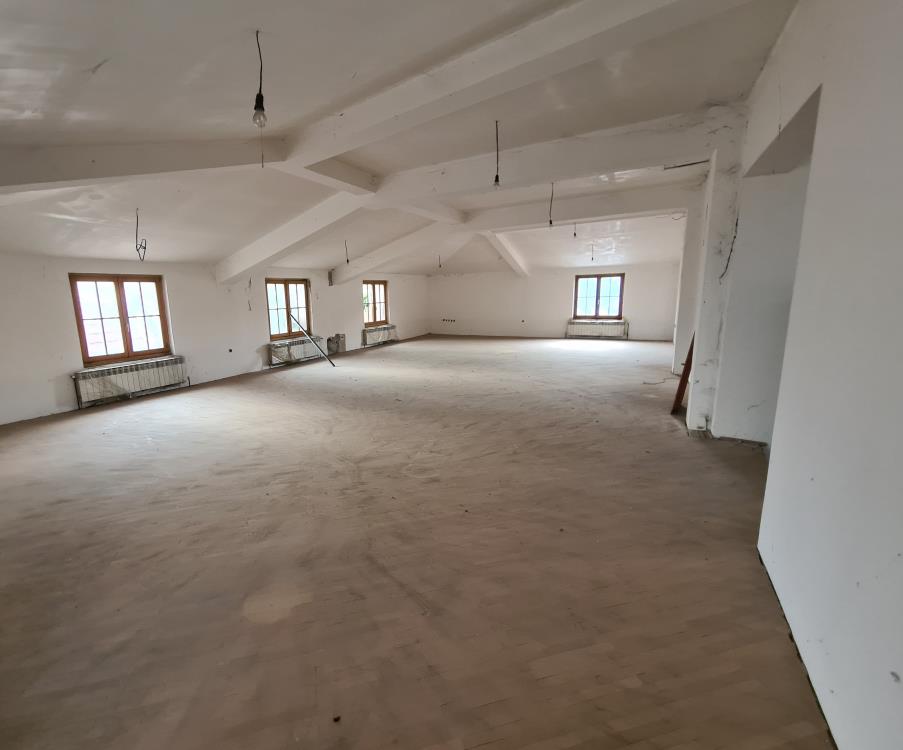 Poslovni prostor za izdavanje u samom centru 2