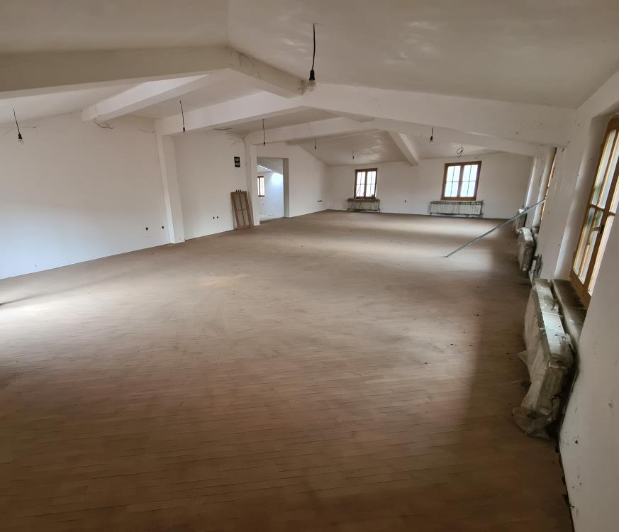 Poslovni prostor za izdavanje u samom centru 3