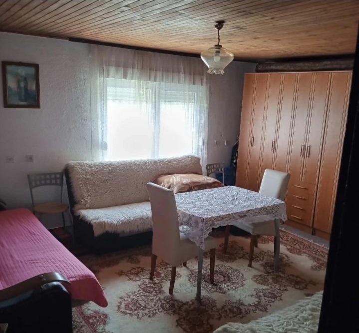 Prodajem kucu u Sjenici 2