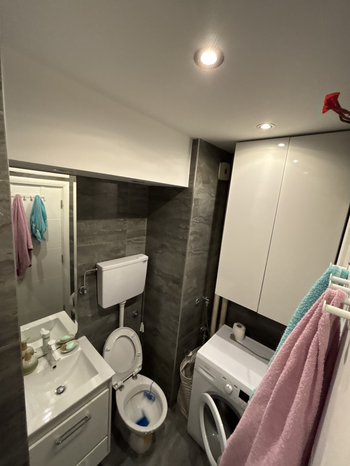 Izdajem dvosoban stan Vozdovac Kumodraz 5