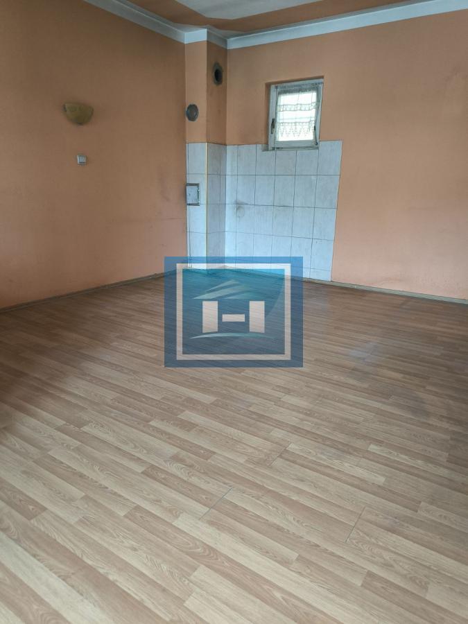 Prizemna kuća od 92 m² sa garažom – Ćuprija, blizina Doma zdravlja 10