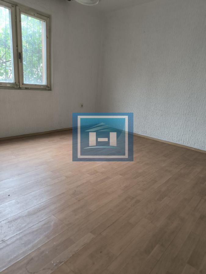 Prizemna kuća od 92 m² sa garažom – Ćuprija, blizina Doma zdravlja 6