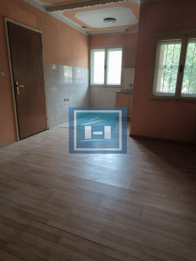 Prizemna kuća od 92 m² sa garažom – Ćuprija, blizina Doma zdravlja 8