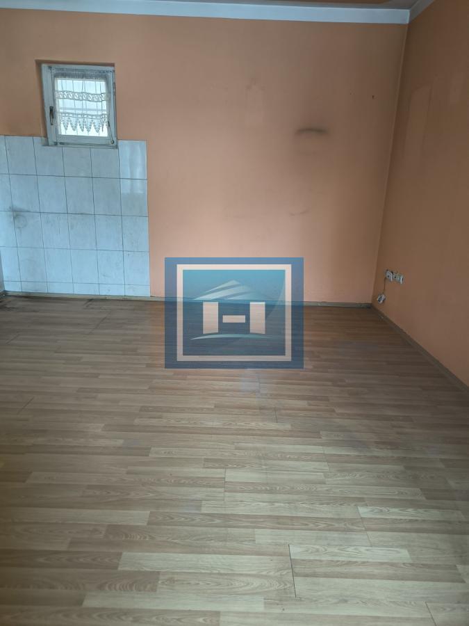 Prizemna kuća od 92 m² sa garažom – Ćuprija, blizina Doma zdravlja 9