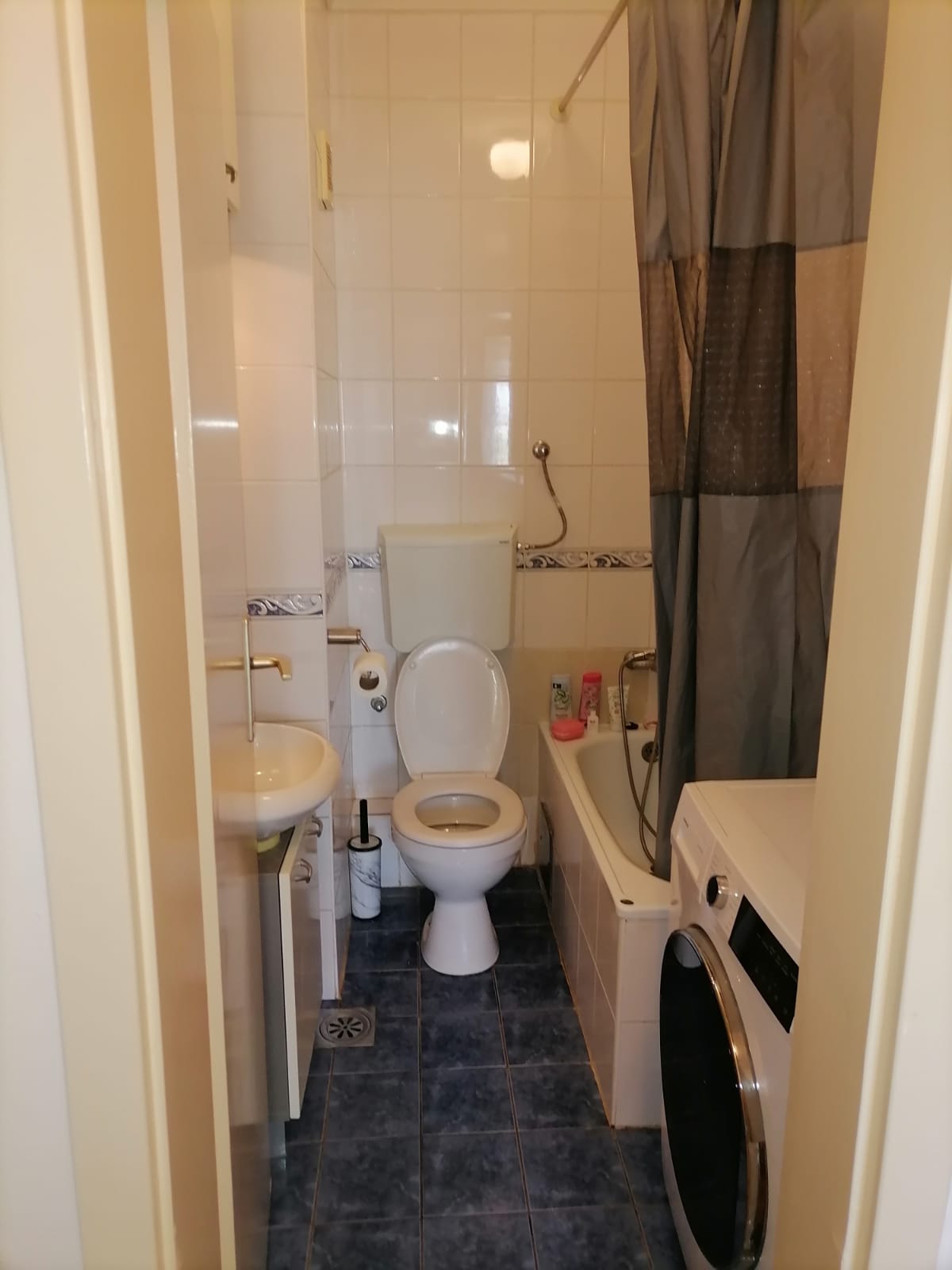 Fantastican trosoban uknjizen stan 5