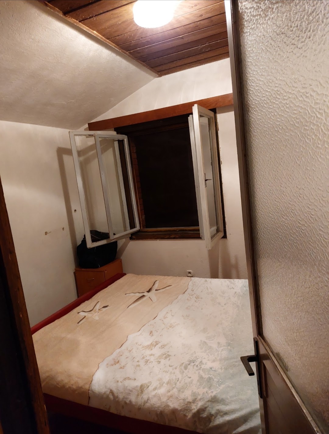 Prodajem kamenu kucu 3