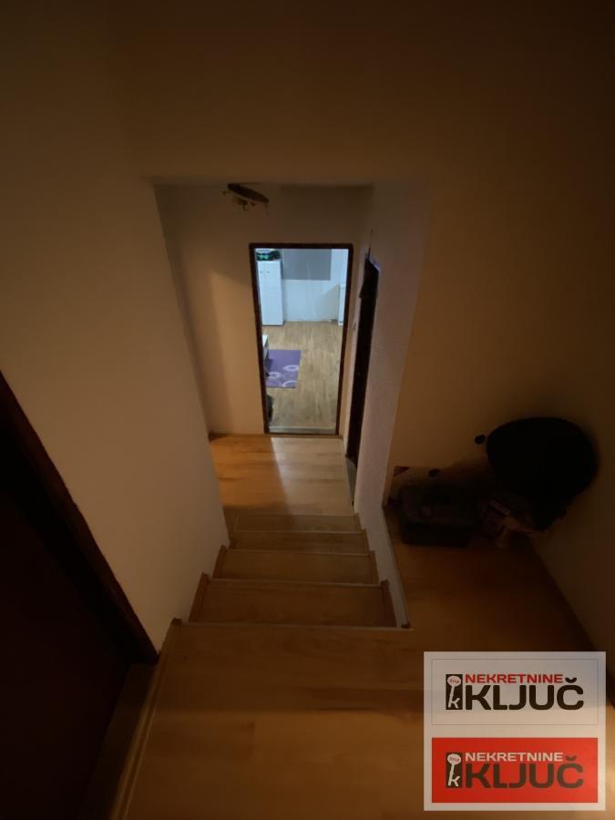 BEOČIN IZDAJE SE TROSOBNA OPREMLJENA KUĆA 10