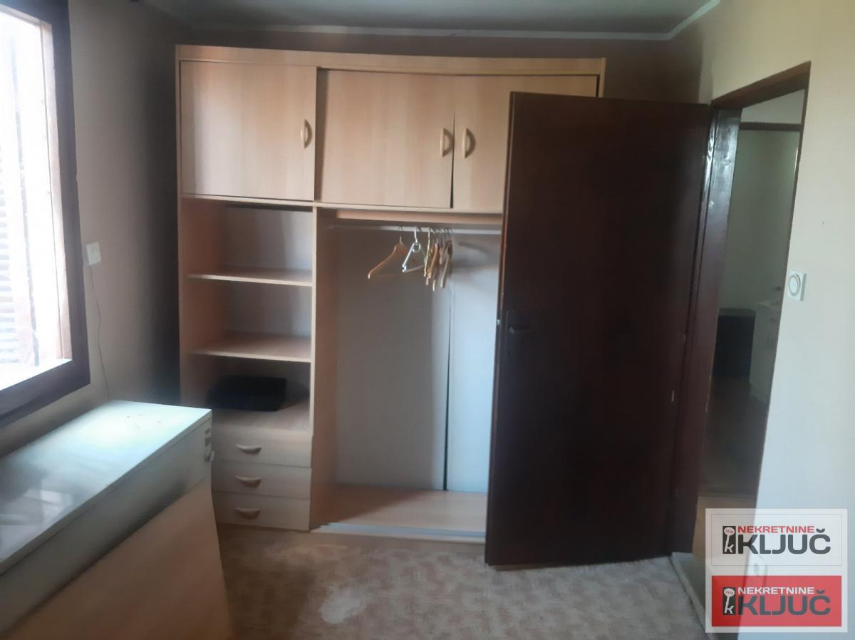 BEOČIN IZDAJE SE TROSOBNA OPREMLJENA KUĆA 2