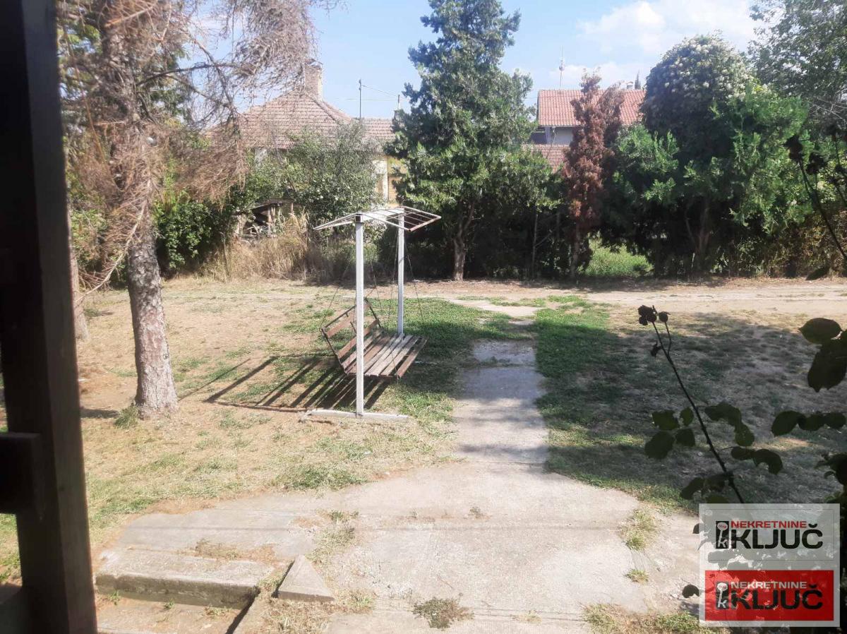 BEOČIN IZDAJE SE TROSOBNA OPREMLJENA KUĆA 6