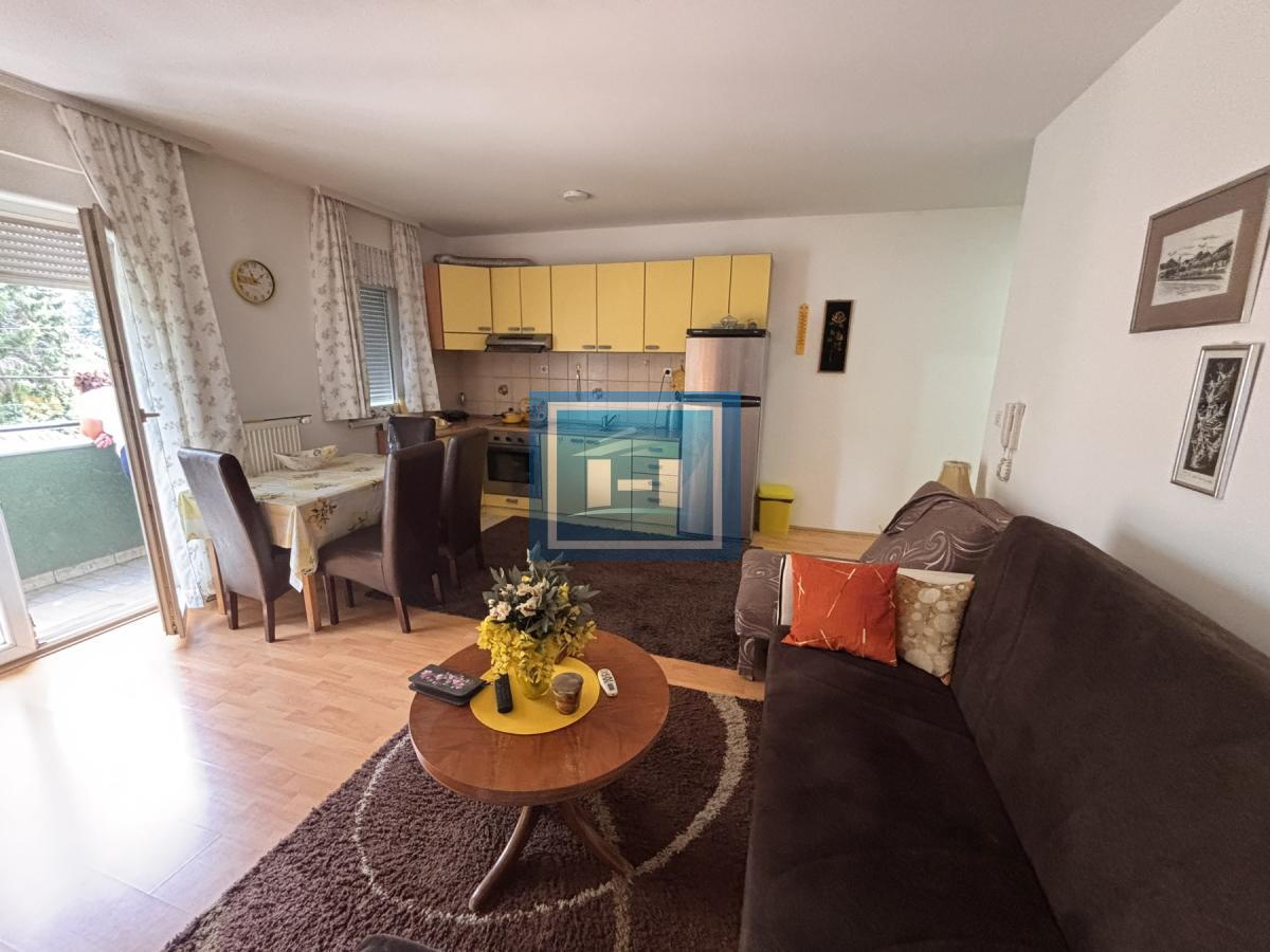 Izdaje se moderan stan u srcu grada – 49m² 2