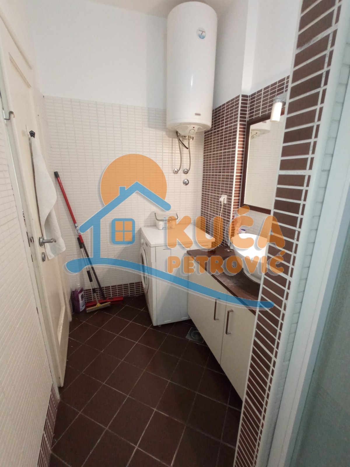 Trosoban stan, 105 m2, Centar, Obrenovićeva ID: i-014797 18