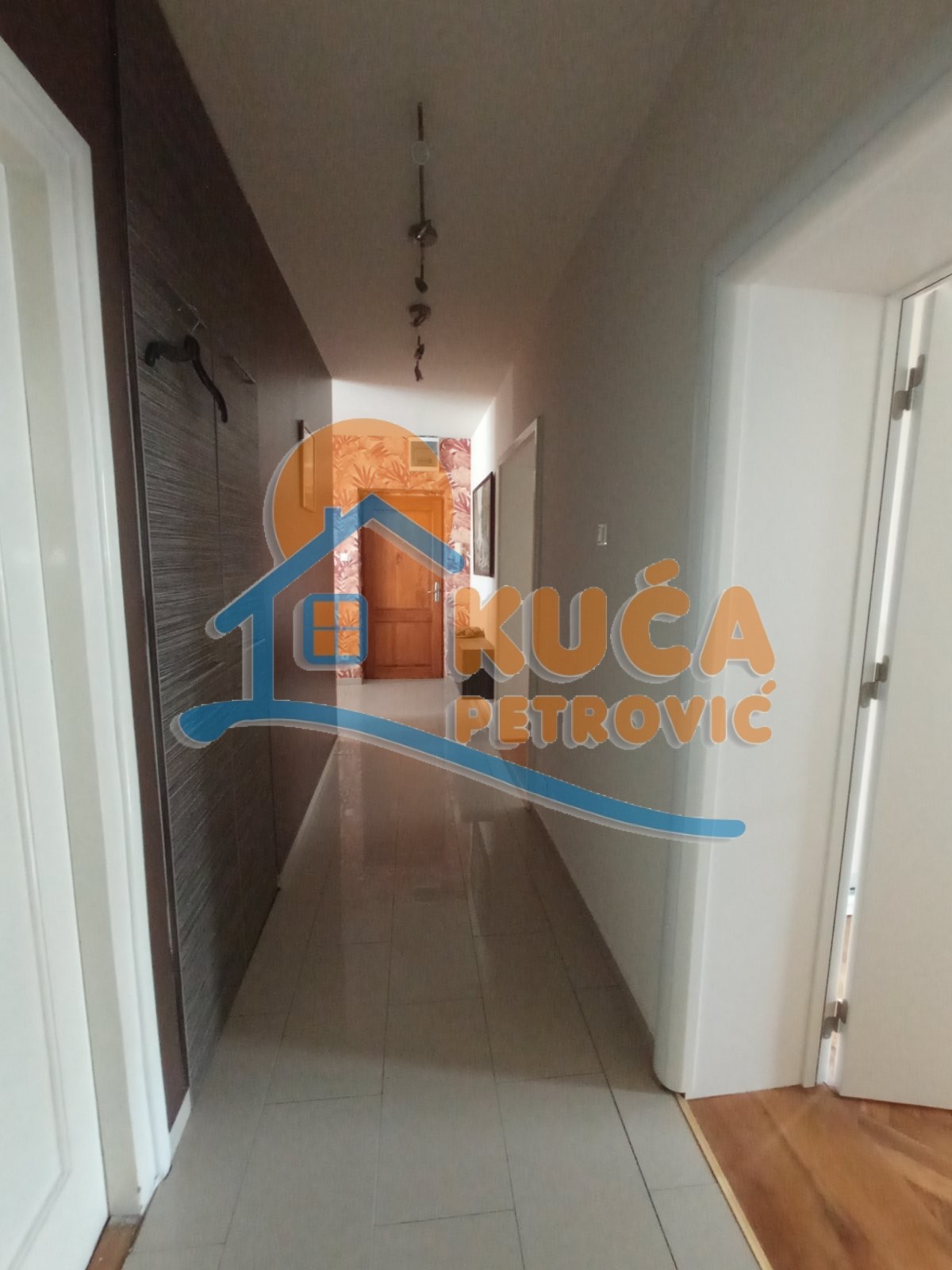 Trosoban stan, 105 m2, Centar, Obrenovićeva ID: i-014797 22