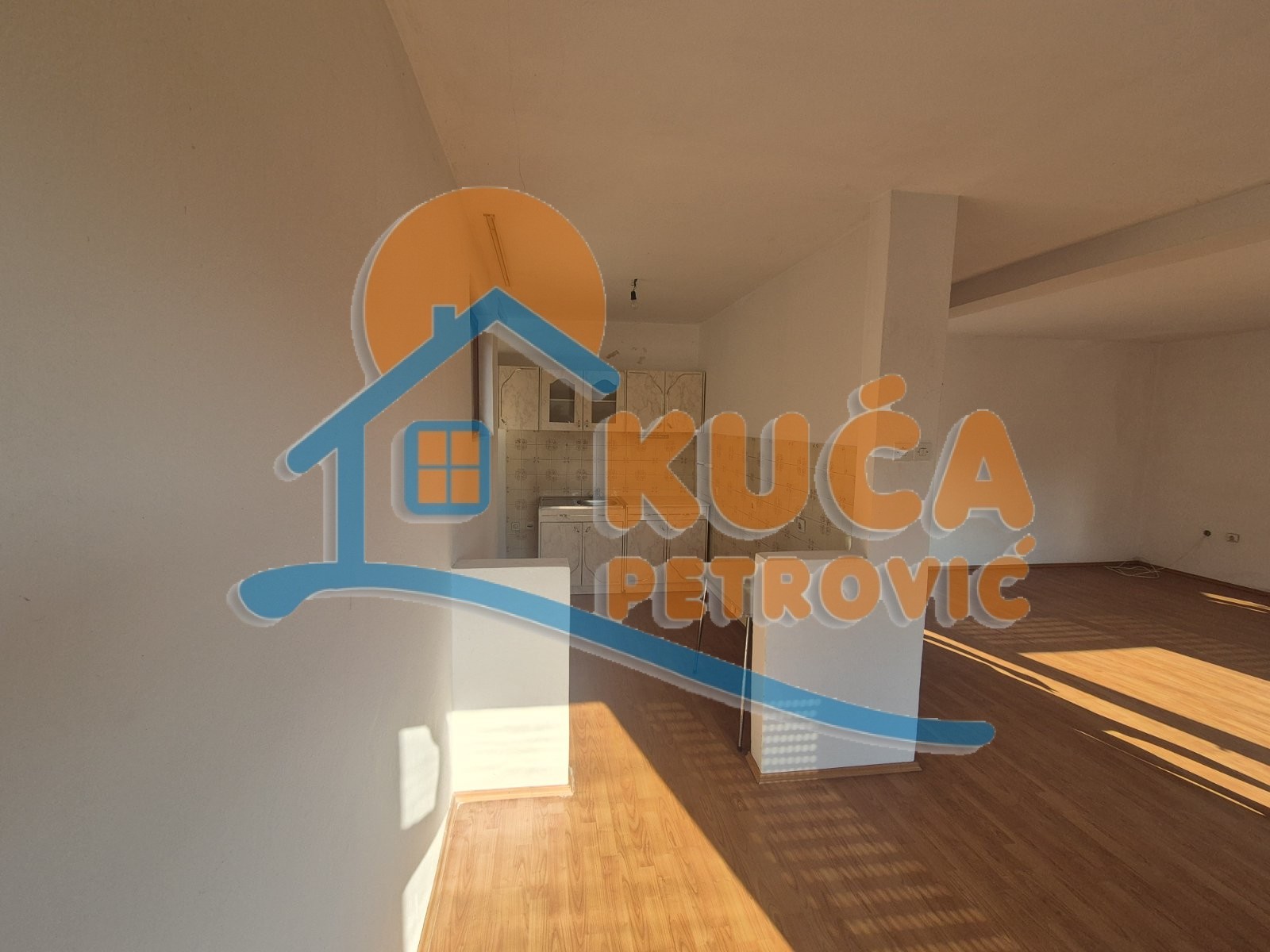 Trosoban stan, 97 m2, Palilula, Kragujevačka ID: p-014804 3