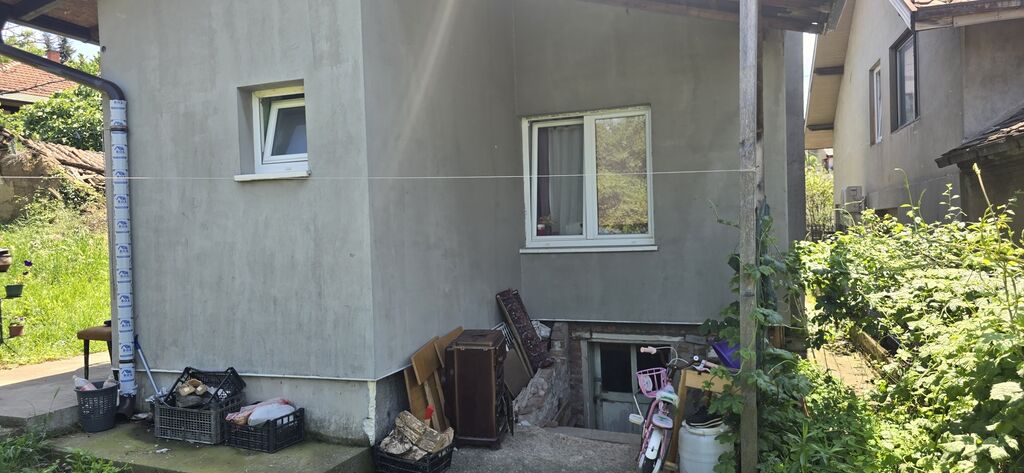 Prodajem plac sa kucom u centru Smedereva 2