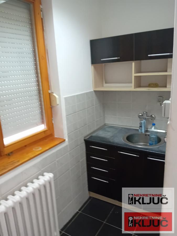 DETELINARA-useljiv dvosoban stan 4