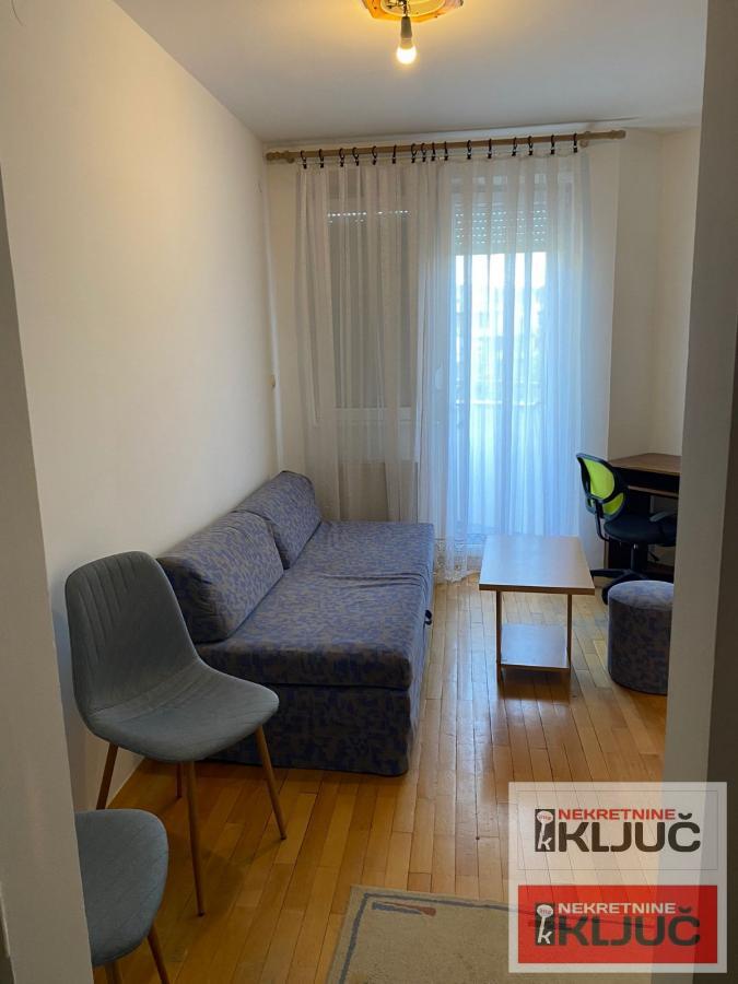 Grbavica -useljiv jednosoban stan 1