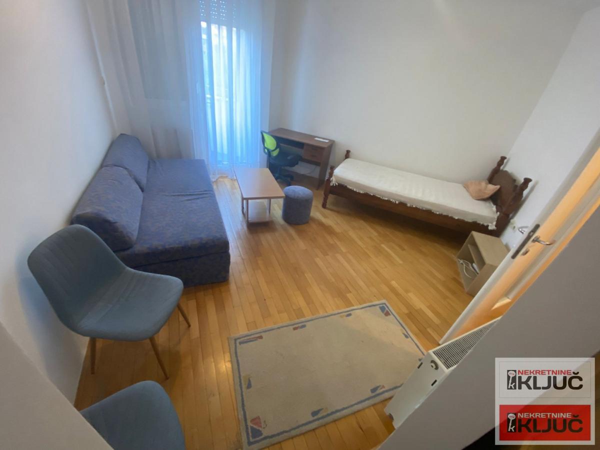 Grbavica -useljiv jednosoban stan 3