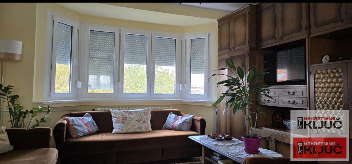 KEJ IZDAJE SE KRATKOROČNO DVOSOBAN NAMEŠTEN STAN 1