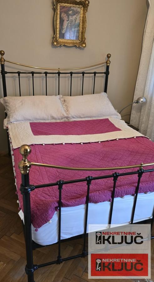 KEJ IZDAJE SE KRATKOROČNO DVOSOBAN NAMEŠTEN STAN 13