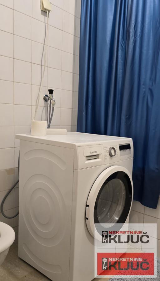 KEJ IZDAJE SE KRATKOROČNO DVOSOBAN NAMEŠTEN STAN 4