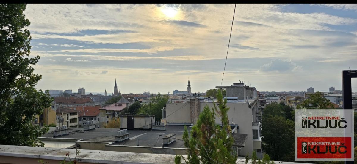 KEJ IZDAJE SE KRATKOROČNO DVOSOBAN NAMEŠTEN STAN 7