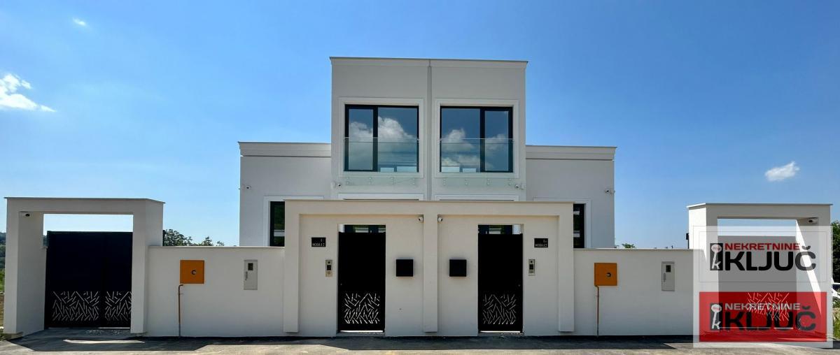 SREMSKA KAMENICA IZDAJE SE LUX KUĆA SA BAZENOM 1