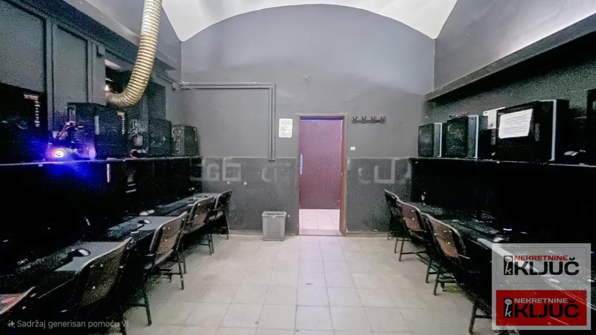 CENTAR IZDAJE SE VIŠENAMENSKI ULIČNI LOKAL 2