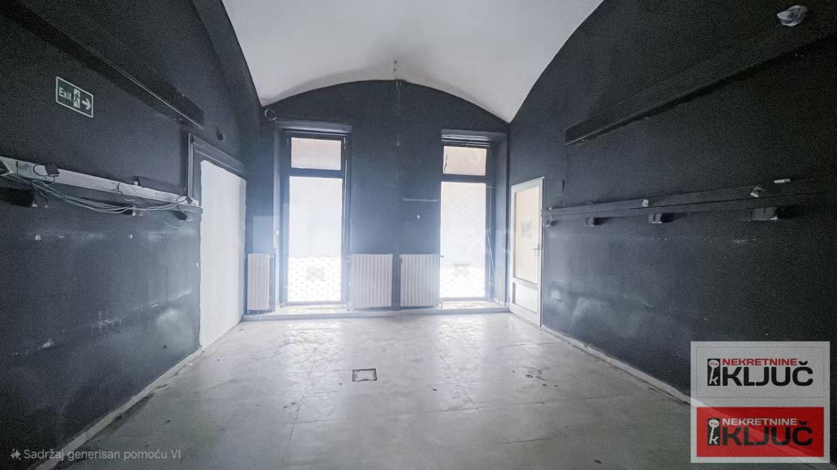 CENTAR IZDAJE SE VIŠENAMENSKI ULIČNI LOKAL 5