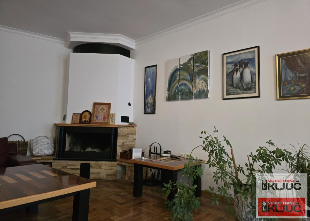 SAJAM IZDAJE SE KOMPLETNO OPREMLJENA KUĆA 19