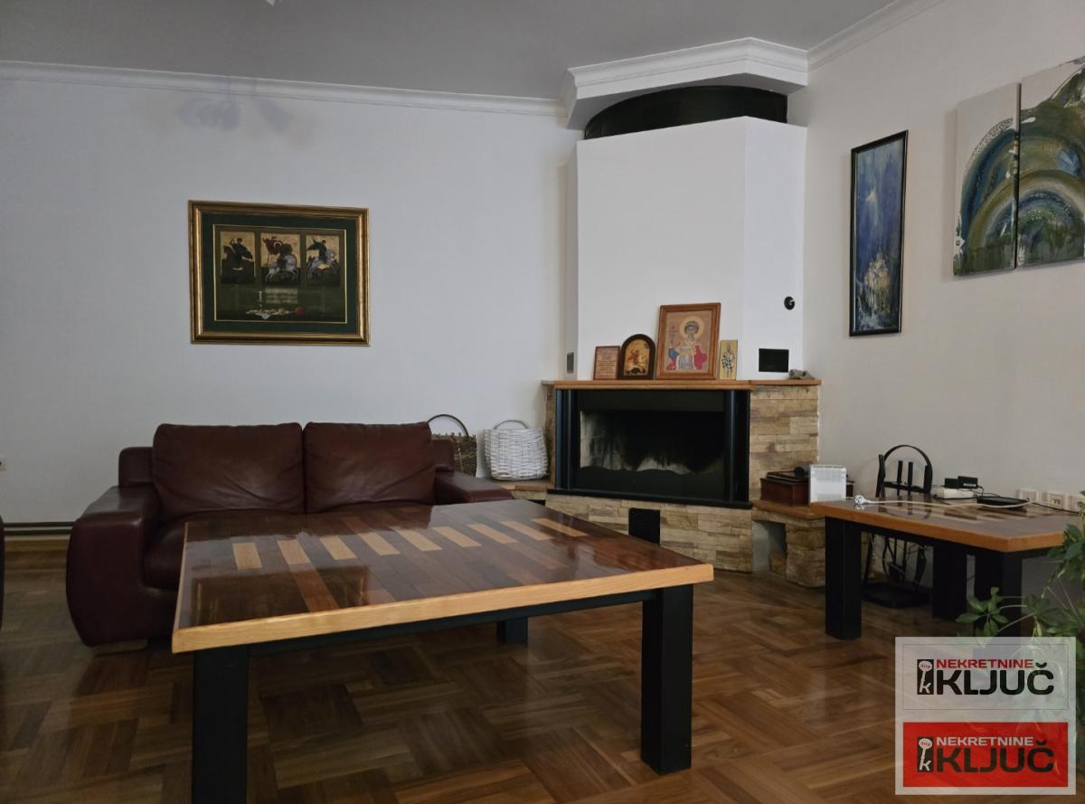 SAJAM IZDAJE SE KOMPLETNO OPREMLJENA KUĆA 20