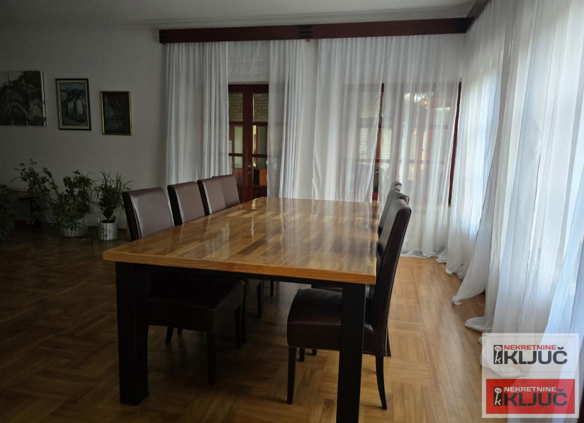 SAJAM IZDAJE SE KOMPLETNO OPREMLJENA KUĆA 21