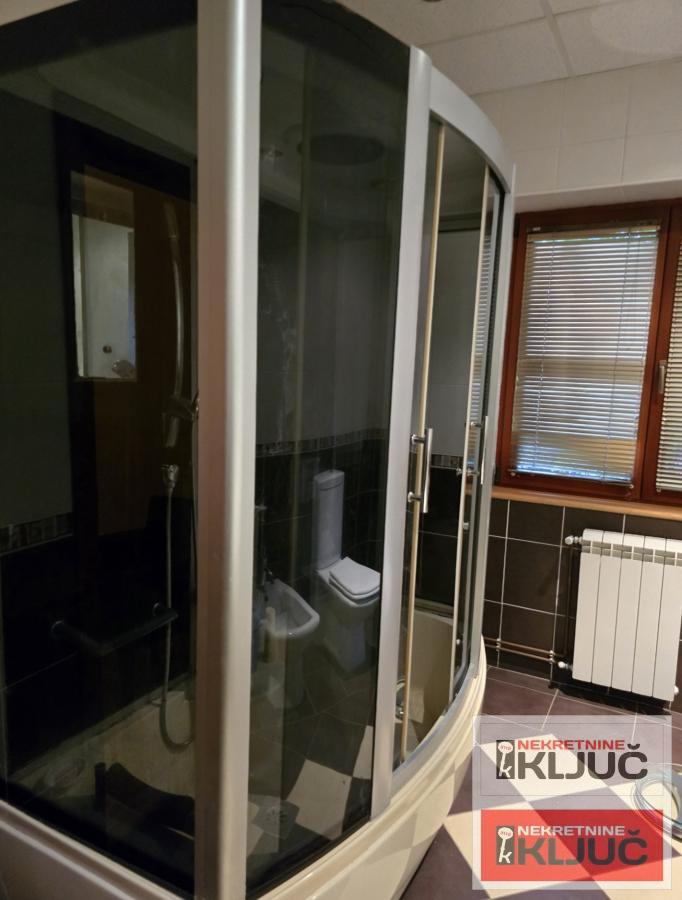 SAJAM IZDAJE SE KOMPLETNO OPREMLJENA KUĆA 5