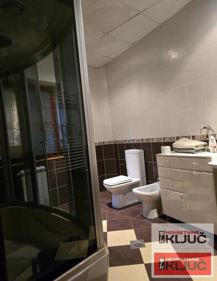 SAJAM IZDAJE SE KOMPLETNO OPREMLJENA KUĆA 6