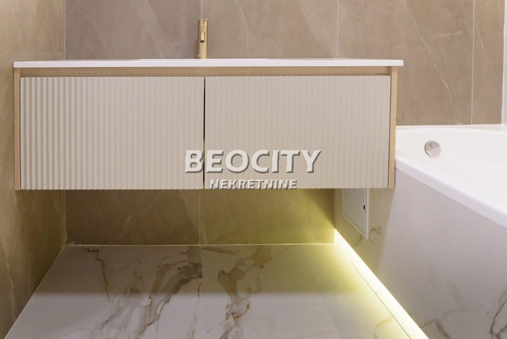 Trosoban stan, 80 m2, Trg Republike, Dobračina ID: 123122 15