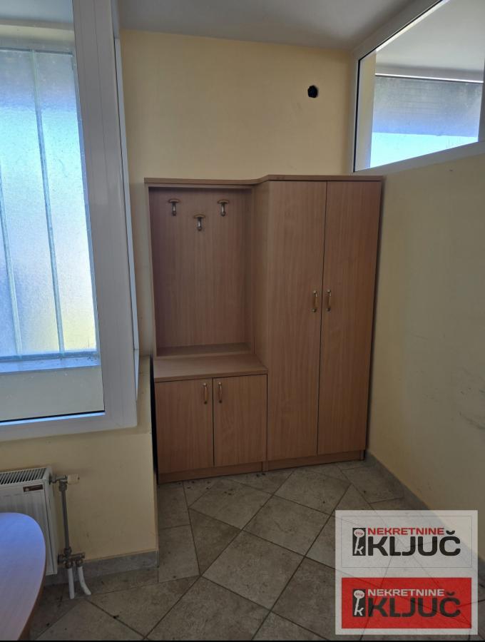 VETERNIK IZDAJE SE VIŠENAMENSKA HALA 10