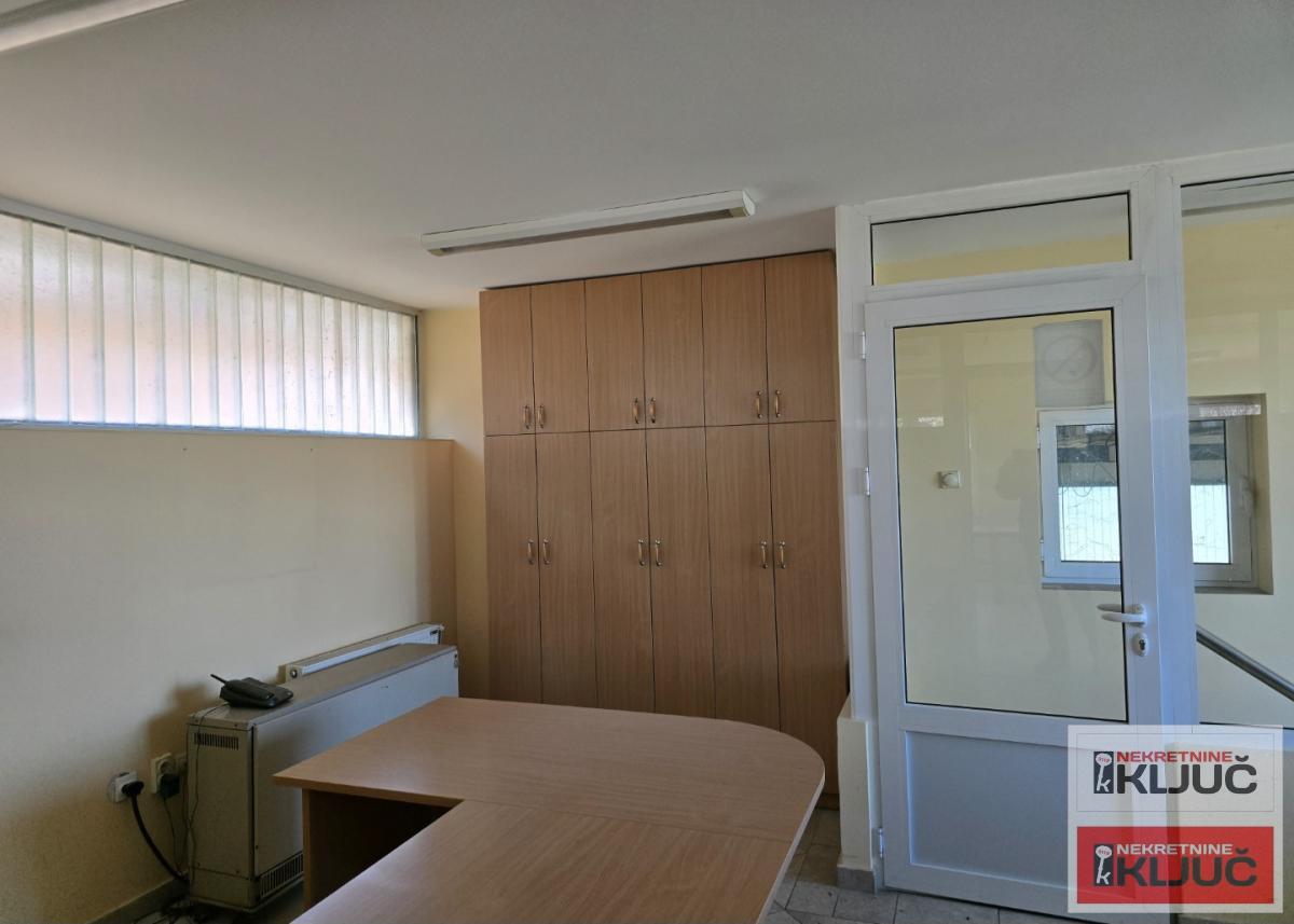 VETERNIK IZDAJE SE VIŠENAMENSKA HALA 12