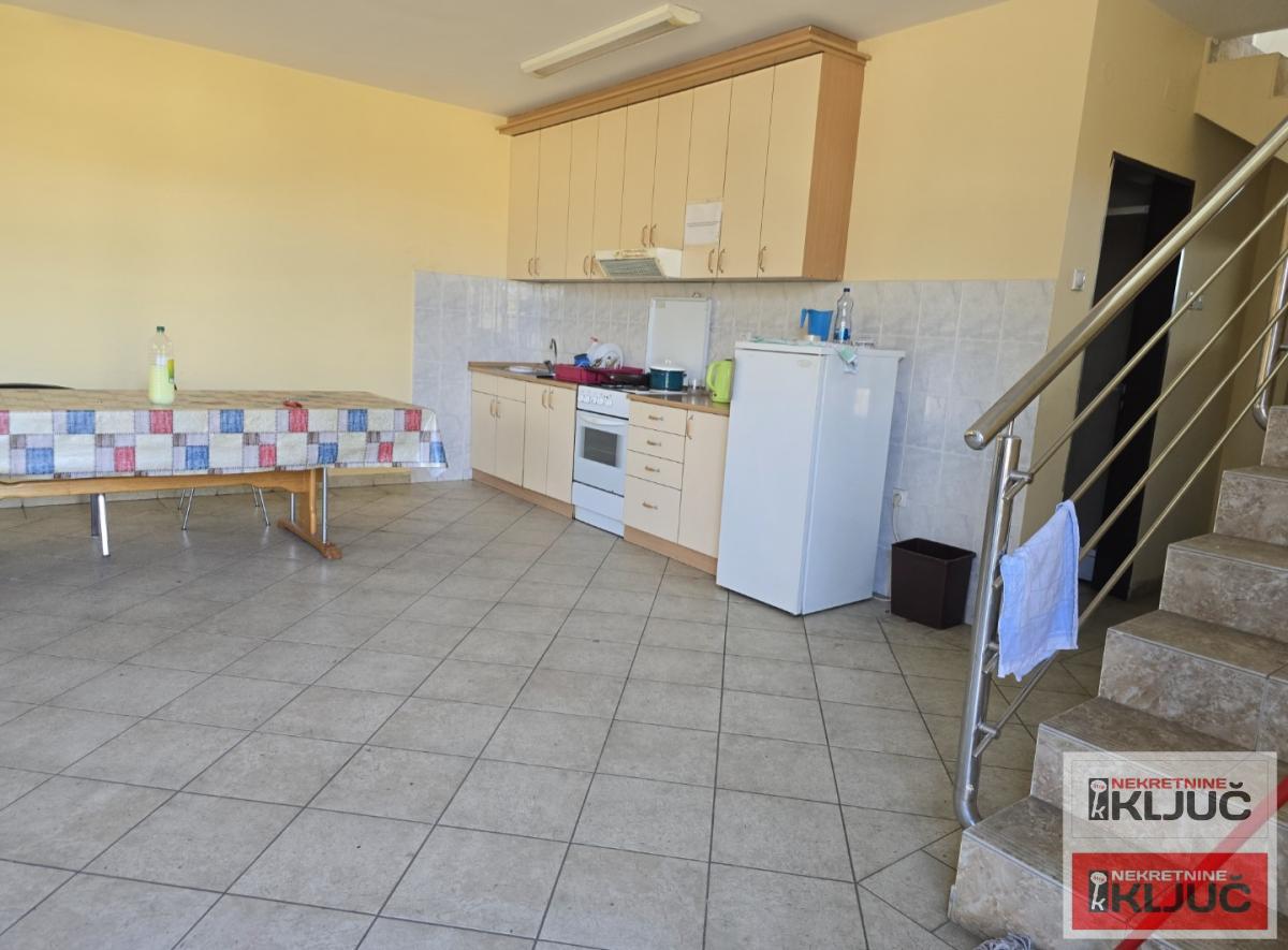 VETERNIK IZDAJE SE VIŠENAMENSKA HALA 19