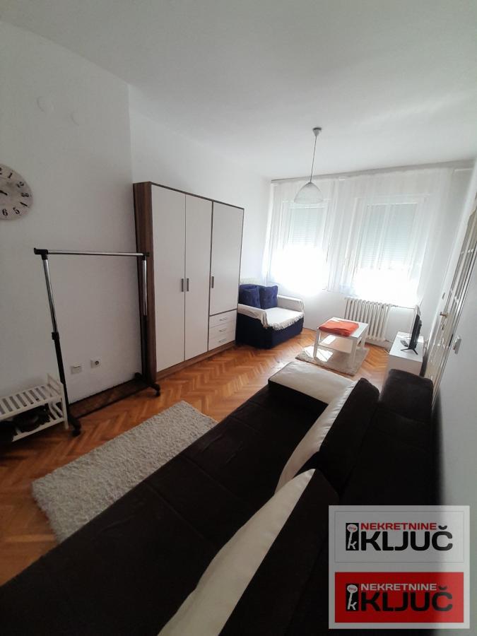 BULEVAR-USELJIV JEDNOSOBAN STAN 3