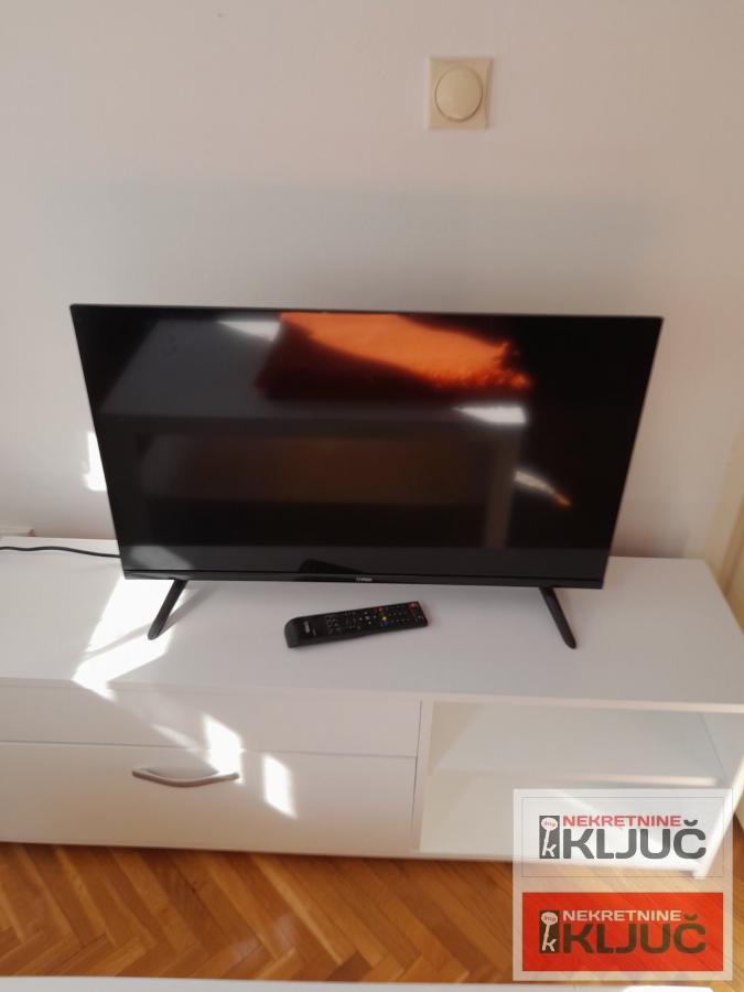 BULEVAR-USELJIV JEDNOSOBAN STAN 5