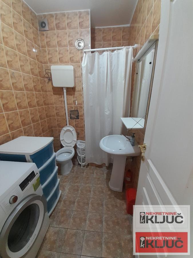 BULEVAR-USELJIV JEDNOSOBAN STAN 8