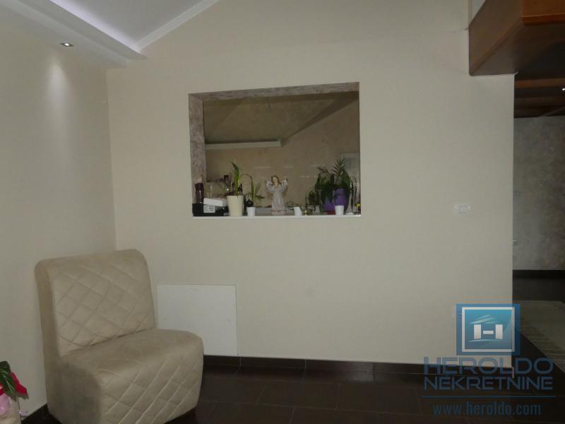 Lux stan sa galerijom, Akva park 13