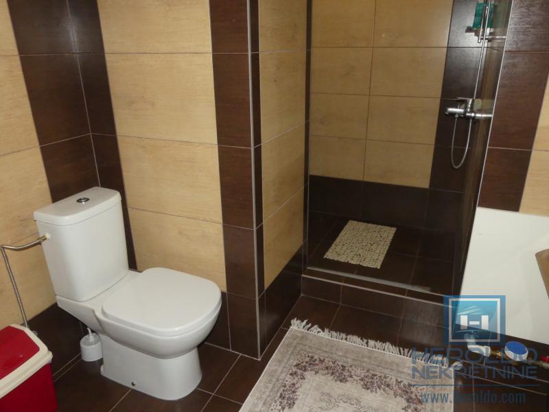 Lux stan sa galerijom, Akva park 14