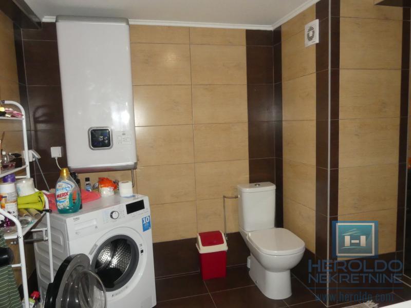 Lux stan sa galerijom, Akva park 15