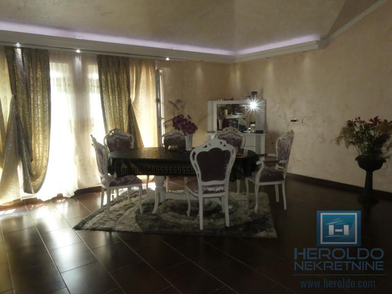 Lux stan sa galerijom, Akva park 17