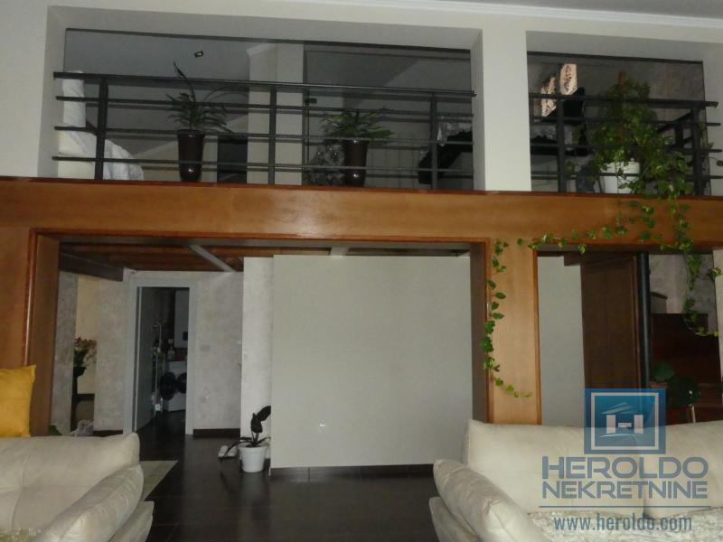 Lux stan sa galerijom, Akva park 2