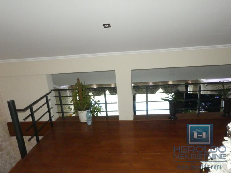 Lux stan sa galerijom, Akva park 22