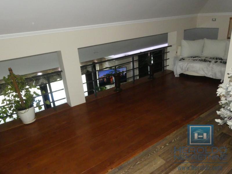 Lux stan sa galerijom, Akva park 23