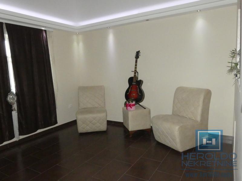 Lux stan sa galerijom, Akva park 3